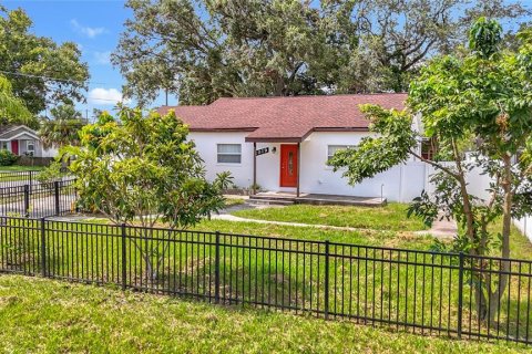 Villa ou maison à louer à Tampa, Floride: 2 chambres, 141.03 m2 № 1831457 - photo 10