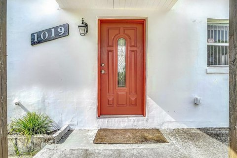 House in Tampa, Florida 2 bedrooms, 141.03 sq.m. № 1831457 - photo 15