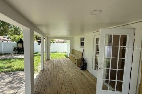 House in Tampa, Florida 2 bedrooms, 141.03 sq.m. № 1831457 - photo 2