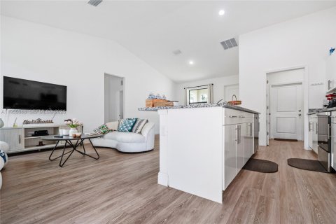 Villa ou maison à vendre à LaBelle, Floride: 3 chambres, 130.81 m2 № 2153379 - photo 5
