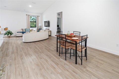 Villa ou maison à vendre à LaBelle, Floride: 3 chambres, 130.81 m2 № 2153379 - photo 2