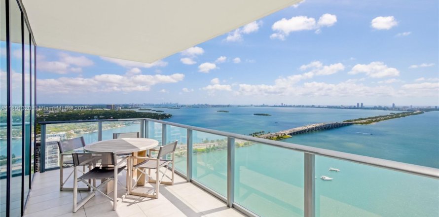 Condo à Miami, Floride, 3 chambres № 1697587