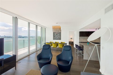 Copropriété à vendre à Miami, Floride: 3 chambres, 151.8 m2 № 1697587 - photo 12