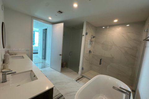 Apartment in Sunny Isles Beach, Florida 2 bedrooms, 128.58 sq.m. № 1699541 - photo 14