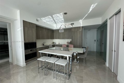 Apartment in Sunny Isles Beach, Florida 2 bedrooms, 128.58 sq.m. № 1699541 - photo 4