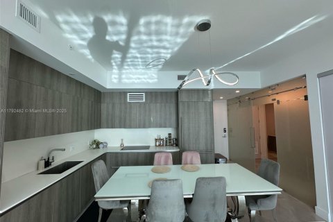Apartment in Sunny Isles Beach, Florida 2 bedrooms, 128.58 sq.m. № 1699541 - photo 2