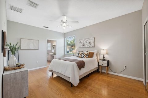 Casa en venta en New Port Richey, Florida, 6 dormitorios, 233 m2 № 1770159 - foto 12