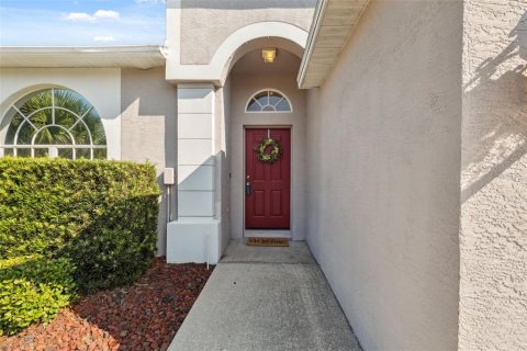 Casa en venta en New Port Richey, Florida, 6 dormitorios, 233 m2 № 1770159 - foto 3