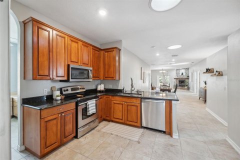 Casa en venta en New Port Richey, Florida, 6 dormitorios, 233 m2 № 1770159 - foto 5
