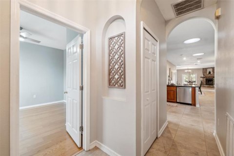 Casa en venta en New Port Richey, Florida, 6 dormitorios, 233 m2 № 1770159 - foto 4