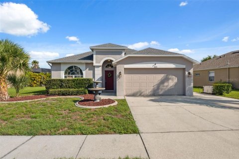 Casa en venta en New Port Richey, Florida, 6 dormitorios, 233 m2 № 1770159 - foto 2