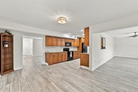 Casa en venta en Sun City Center, Florida, 2 dormitorios, 172.05 m2 № 2386460 - foto 12