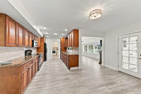 Casa en venta en Sun City Center, Florida, 2 dormitorios, 172.05 m2 № 2386460 - foto 9