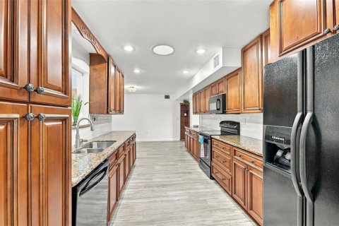 Casa en venta en Sun City Center, Florida, 2 dormitorios, 172.05 m2 № 2386460 - foto 10