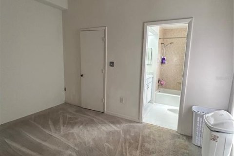 House in Sarasota, Florida 3 bedrooms, 164.72 sq.m. № 2140867 - photo 13