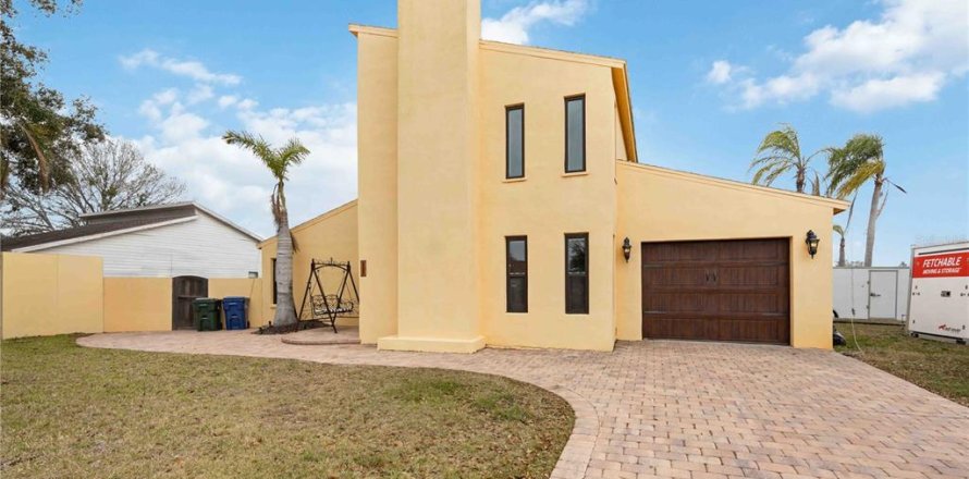 House in Sarasota, Florida 3 bedrooms, 164.72 sq.m. № 2140867
