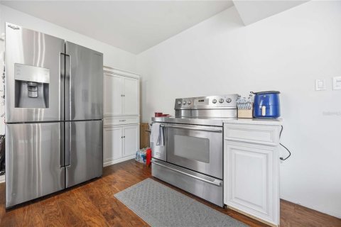 House in Sarasota, Florida 3 bedrooms, 164.72 sq.m. № 2140867 - photo 19