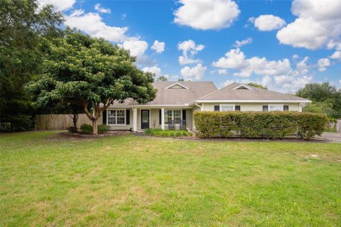House in Gainesville, Florida 4 bedrooms, 178.65 sq.m. № 1877485 - photo 1