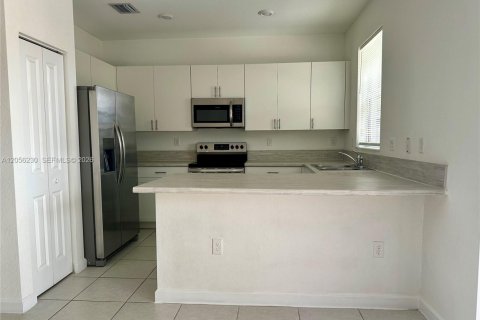 Adosado en venta en Homestead, Florida, 3 dormitorios, 137.77 m2 № 2185982 - foto 4