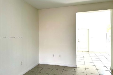 Adosado en venta en Homestead, Florida, 3 dormitorios, 137.77 m2 № 2185982 - foto 9