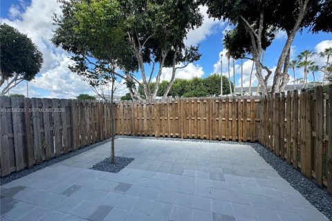 Adosado en venta en Homestead, Florida, 3 dormitorios, 137.77 m2 № 2185982 - foto 20