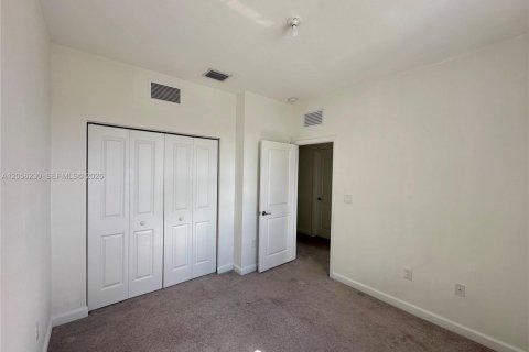 Adosado en venta en Homestead, Florida, 3 dormitorios, 137.77 m2 № 2185982 - foto 13