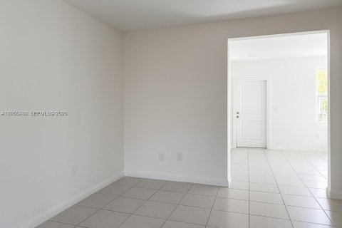 Adosado en venta en Homestead, Florida, 3 dormitorios, 137.77 m2 № 2185982 - foto 3