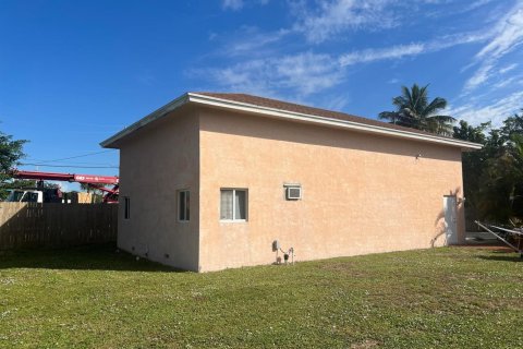 Immobilier commercial à vendre à Lantana, Floride: 103.12 m2 № 2082289 - photo 6