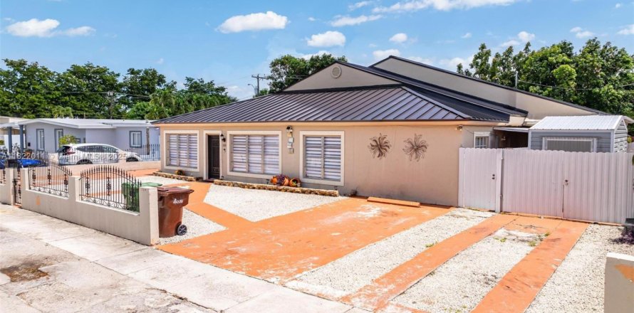 Casa en Hialeah, Florida 6 dormitorios, 232.72 m2 № 1788674