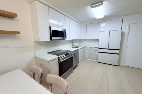 Copropriété à vendre à Tamarac, Floride: 2 chambres, 76.83 m2 № 1960625 - photo 6