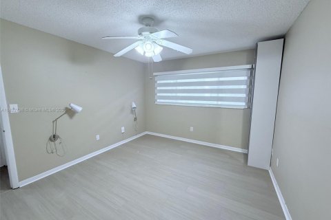 Copropriété à vendre à Tamarac, Floride: 2 chambres, 76.83 m2 № 1960625 - photo 8