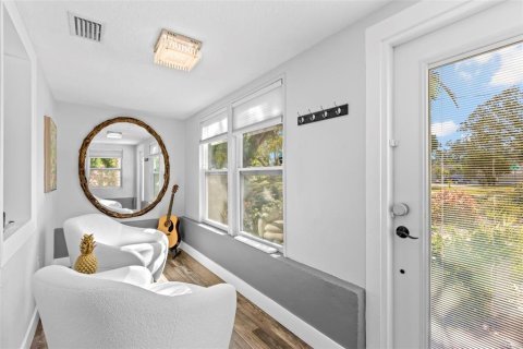 Villa ou maison à louer à Saint Petersburg, Floride: 2 chambres, 106.28 m2 № 2103060 - photo 3