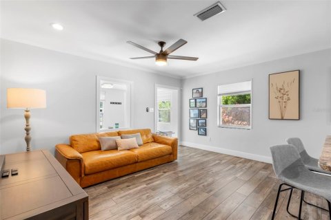 Villa ou maison à louer à Saint Petersburg, Floride: 2 chambres, 106.28 m2 № 2103060 - photo 5