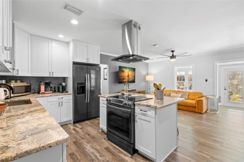 Villa ou maison à louer à Saint Petersburg, Floride: 2 chambres, 106.28 m2 № 2103060 - photo 8