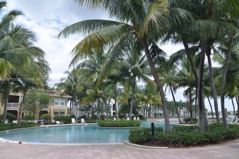 Condo in Sunrise, Florida, 2 bedrooms  № 2042520 - photo 15