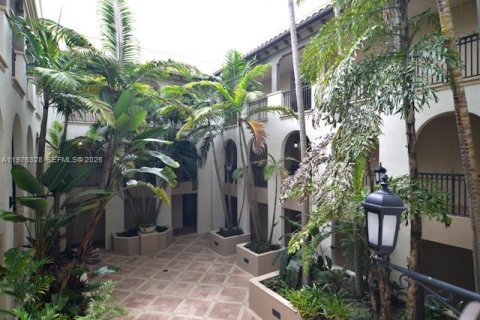 Condo in Sunrise, Florida, 2 bedrooms  № 2042520 - photo 14