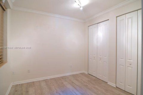 Condo in Sunrise, Florida, 2 bedrooms  № 2042520 - photo 26