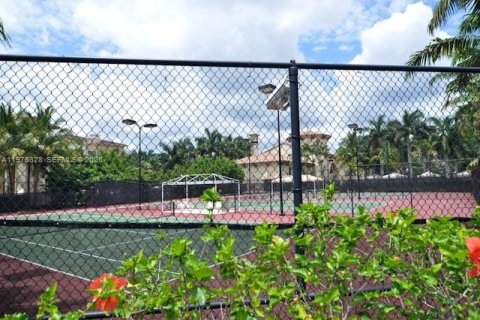 Condo in Sunrise, Florida, 2 bedrooms  № 2042520 - photo 12