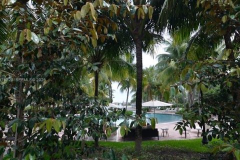 Condo in Sunrise, Florida, 2 bedrooms  № 2042520 - photo 11