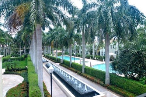 Condo in Sunrise, Florida, 2 bedrooms  № 2042520 - photo 10