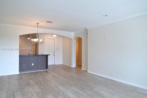 Condo in Sunrise, Florida, 2 bedrooms  № 2042520 - photo 24