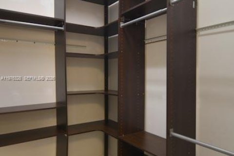 Condo in Sunrise, Florida, 2 bedrooms  № 2042520 - photo 30