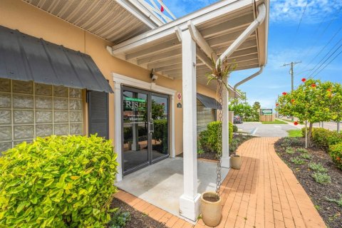 Immobilier commercial à louer à Ruskin, Floride № 1912429 - photo 4