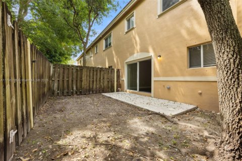 Townhouse in Homestead, Florida 3 bedrooms, 144.93 sq.m. № 1739090 - photo 15