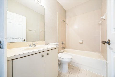Townhouse in Homestead, Florida 3 bedrooms, 144.93 sq.m. № 1739090 - photo 10