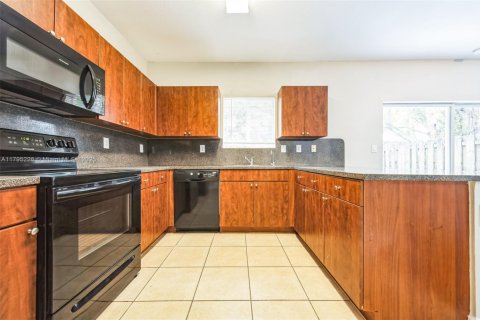 Townhouse in Homestead, Florida 3 bedrooms, 144.93 sq.m. № 1739090 - photo 6