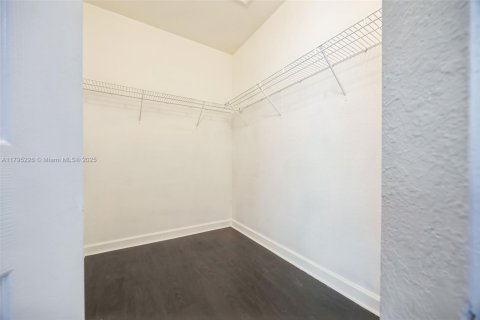 Townhouse in Homestead, Florida 3 bedrooms, 144.93 sq.m. № 1739090 - photo 14