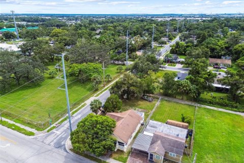 Propiedad comercial en venta en Tampa, Florida, 129.23 m2 № 2166139 - foto 19