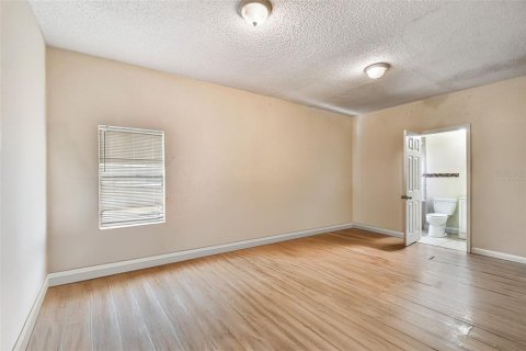 Propiedad comercial en venta en Tampa, Florida, 129.23 m2 № 2166139 - foto 9