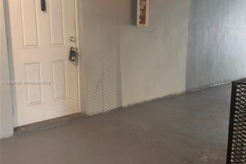 Снять в аренду кондоминиум в Плантация, Флорида 1 спальня, 54.63м2, № 1996793 - фото 2